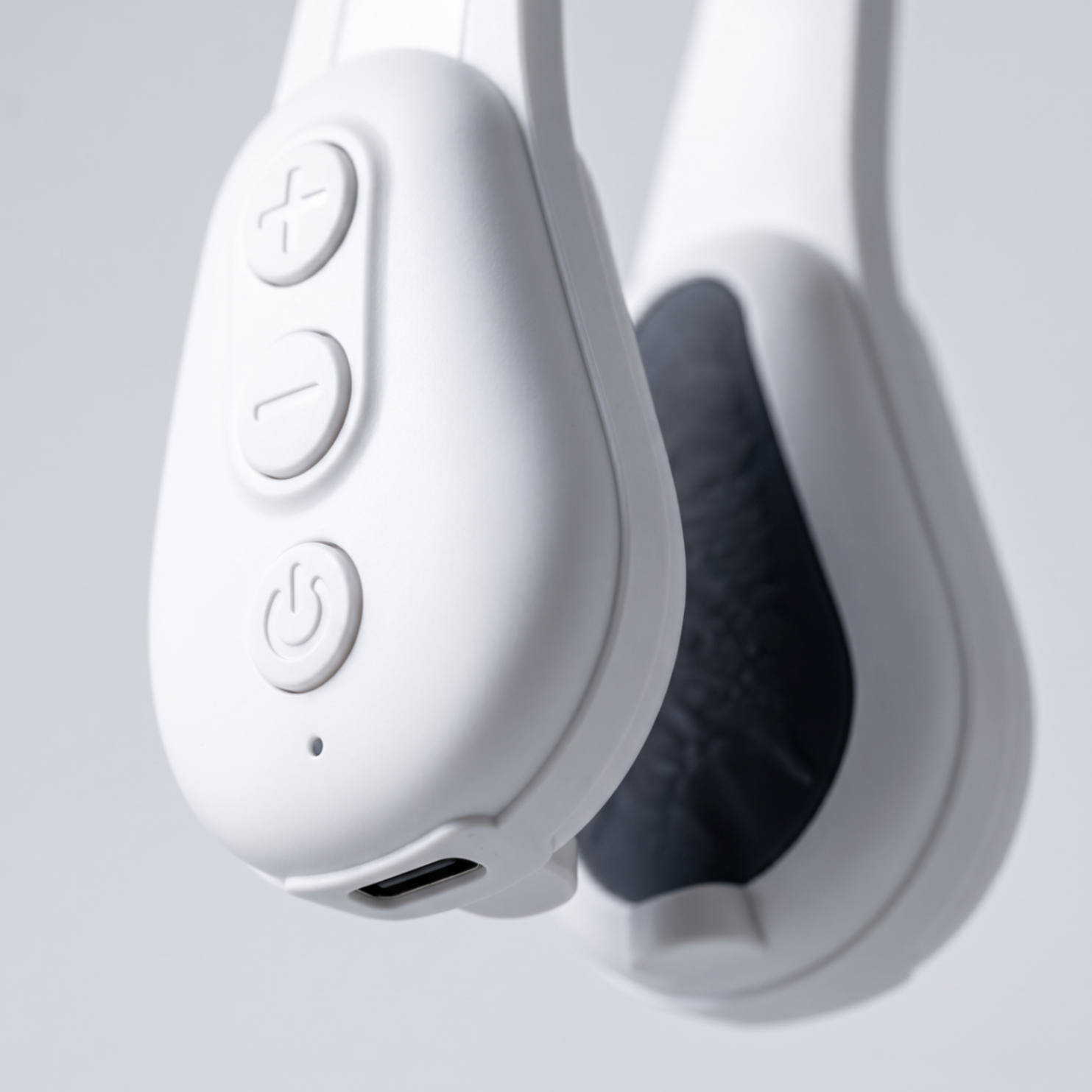 Front-angle product detail showing Sculpté's simple controls